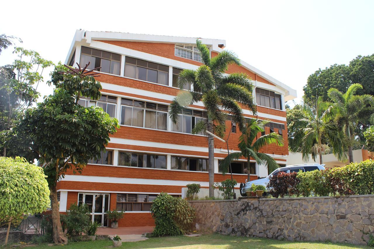 Hotel International 2000